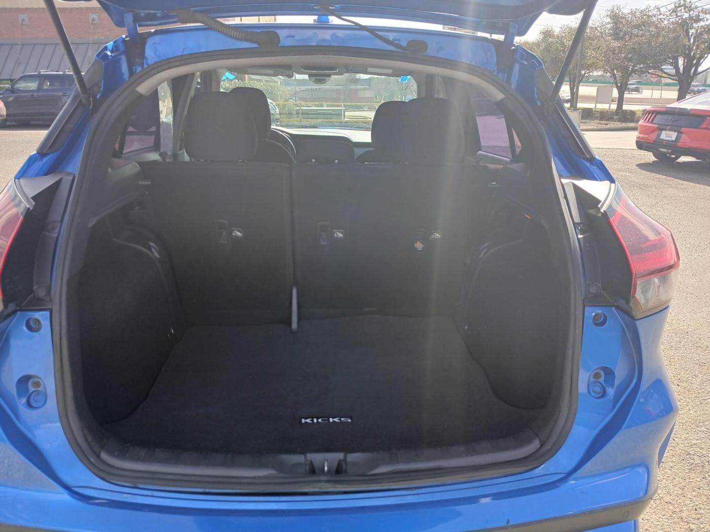 2021 BLUE Nissan Kicks S (3N1CP5BV0ML) with an 1.6L L4 engine, CVT transmission, located at 420 I-35E, Lancaster, TX, 75146, (469) 297-4144, 32.593929, -96.823685 - Photo#3