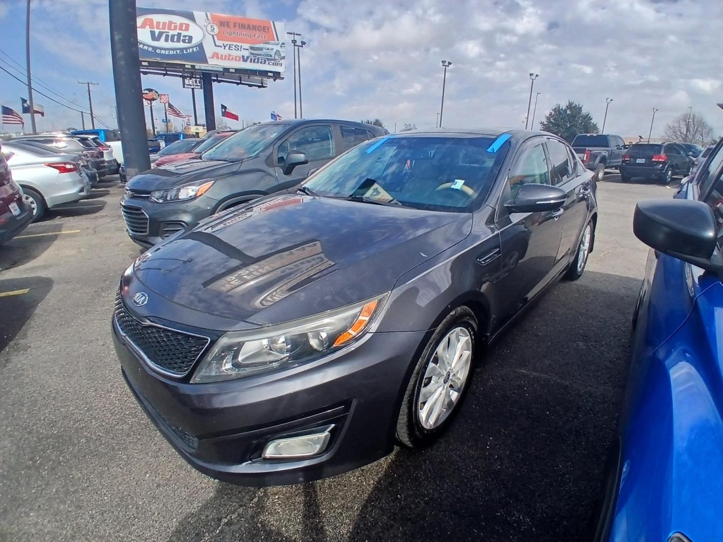 2015 GRAY Kia Optima EX (5XXGN4A75FG) with an 2.4L L4 DOHC 16V engine, 6-Speed Automatic transmission, located at 420 I-35E, Lancaster, TX, 75146, (469) 297-4144, 32.593929, -96.823685 - Photo#0